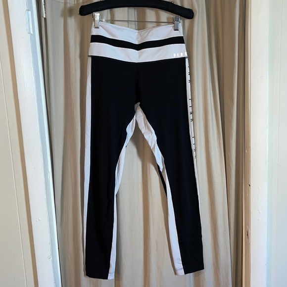 PINK Victoria's Secret Pants - Pink workout leggings